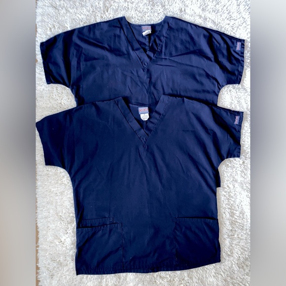 Medium - Cherokee Workwear Women's Scrub Top V-Neck 4700 - Navy Blue - Set of 2 - Picture 2 of 3
